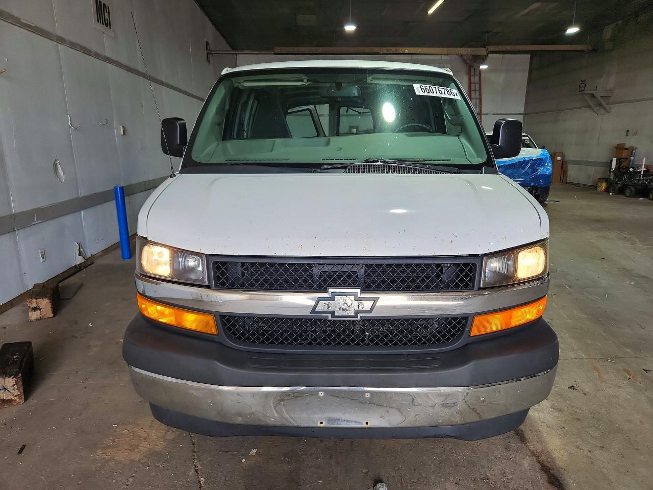 1GCWGAFGXJ1903915 · 2018 CHEVROLET EXPRESS G2500 · 5/13