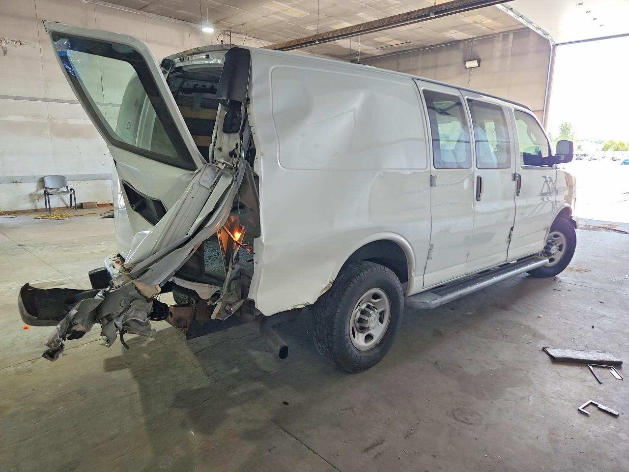 1GCWGAFGXJ1903915 · 2018 CHEVROLET EXPRESS G2500 · 3/13
