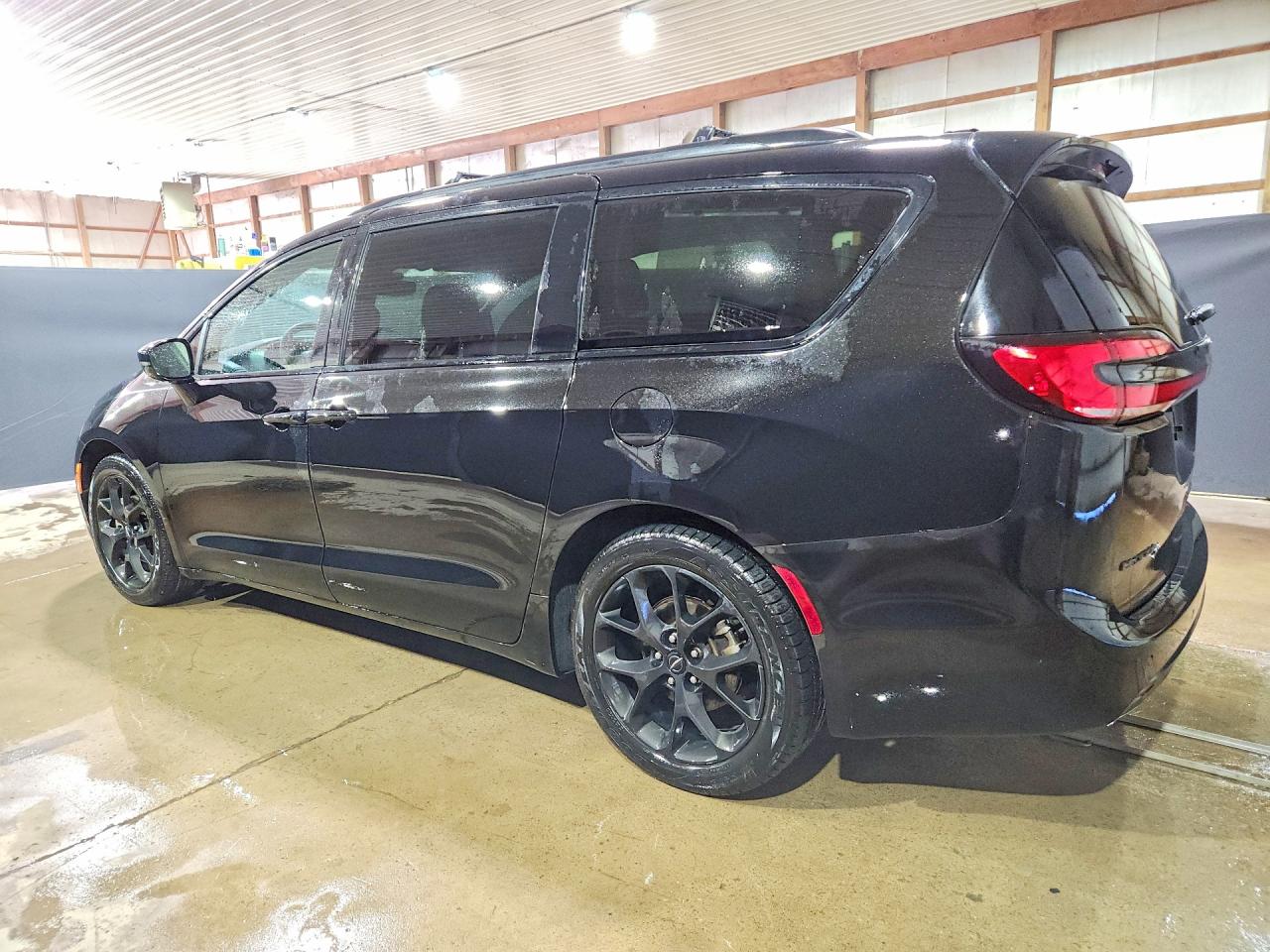 2C4RC1GG2SR514979 · 2025 CHRYSLER PACIFICA · 2/13