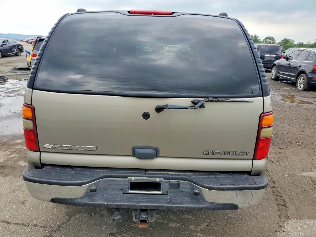 1GNFK16Z63J306593 · 2003 CHEVROLET SUBURBAN · 6/13