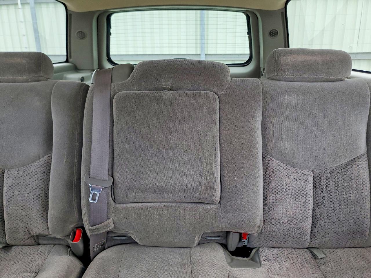 1GNFK16Z63J306593 · 2003 CHEVROLET SUBURBAN · 10/13