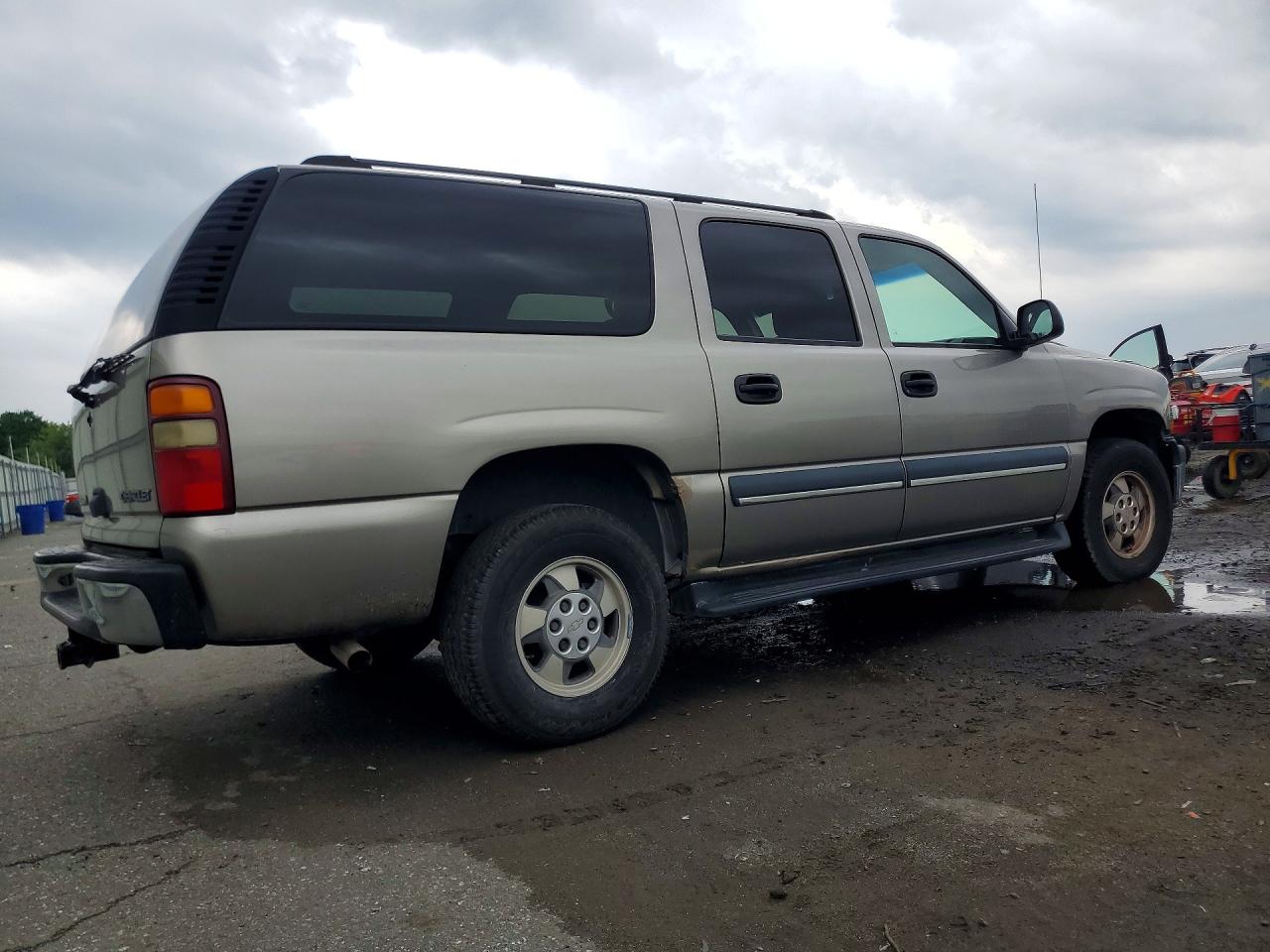 1GNFK16Z63J306593 · 2003 CHEVROLET SUBURBAN · 3/13