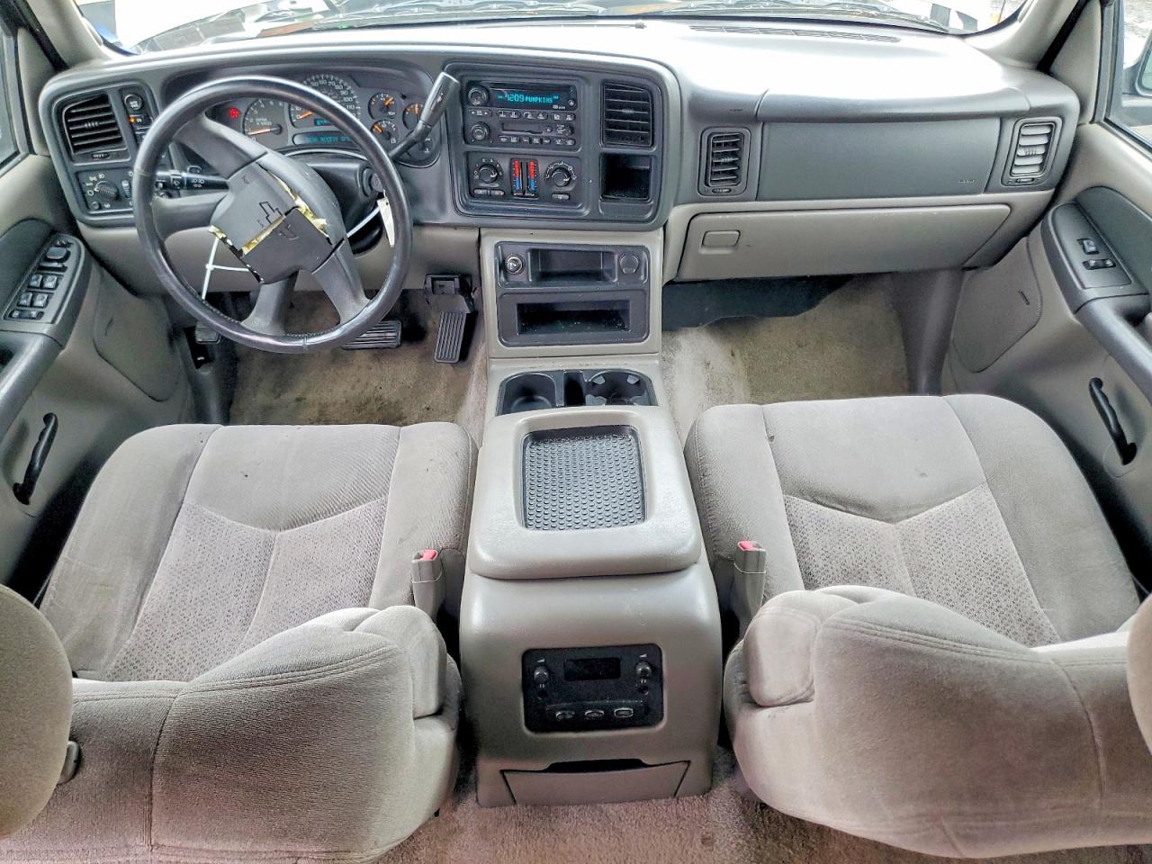 1GNFK16Z63J306593 · 2003 CHEVROLET SUBURBAN · 8/13