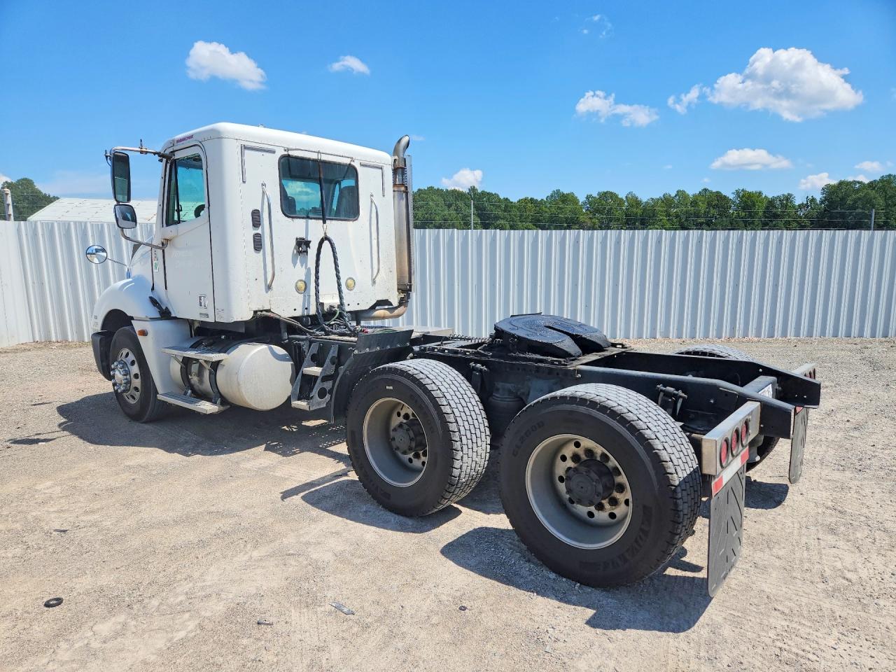 1FUJA6CV93LL76302 · 2003 FREIGHTLINER CONVENTIONAL · 2/12
