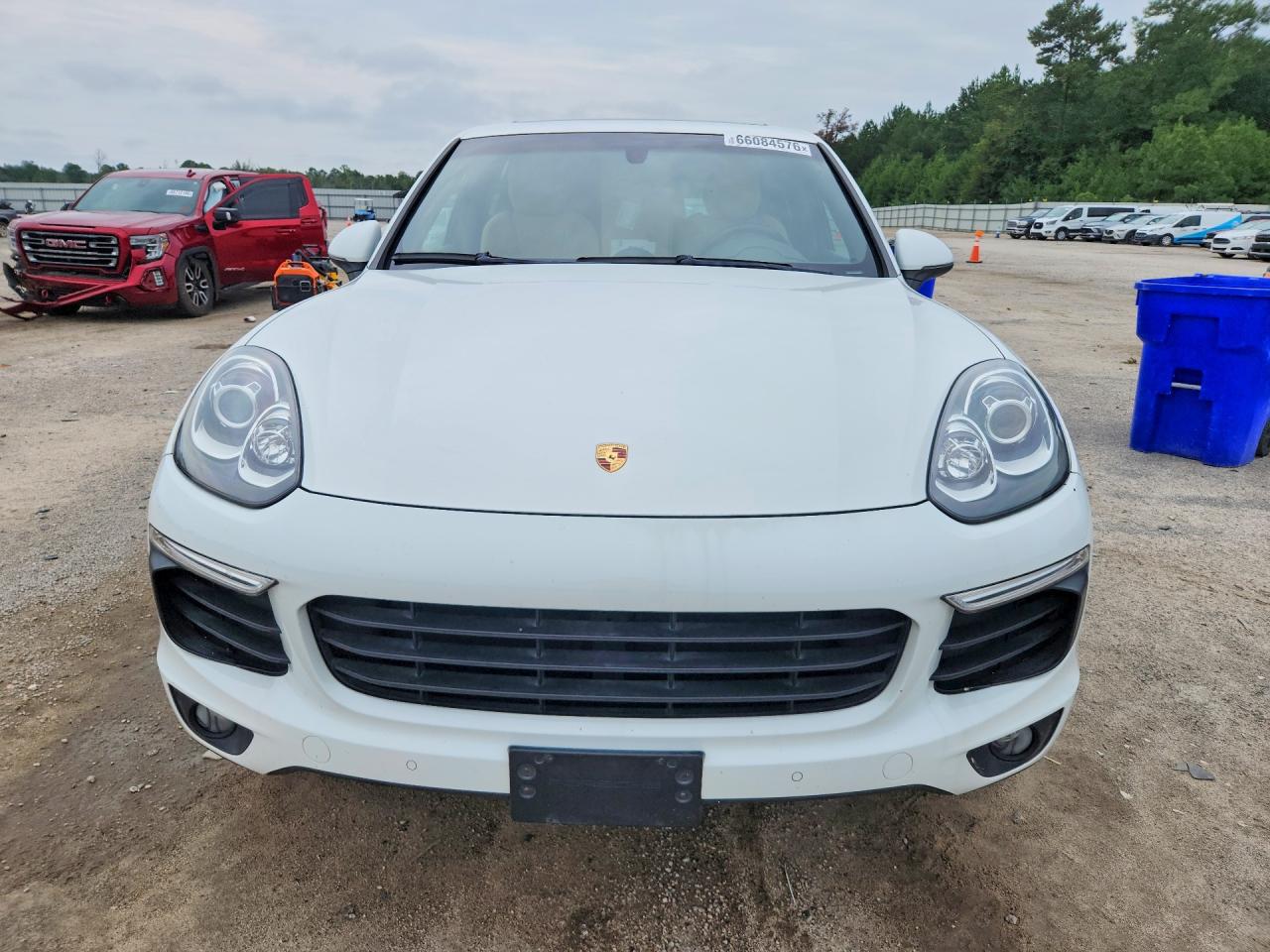 WP1AA2A25GKA16091 · 2016 PORSCHE CAYENNE · 5/13