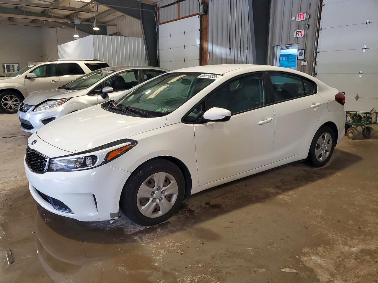 3KPFK4A70HE127521 · 2017 KIA FORTE