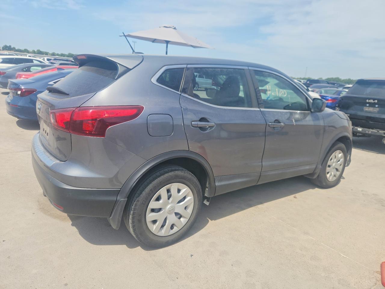 JN1BJ1CP5JW188178 · 2018 NISSAN ROGUE SPORT · 3/14