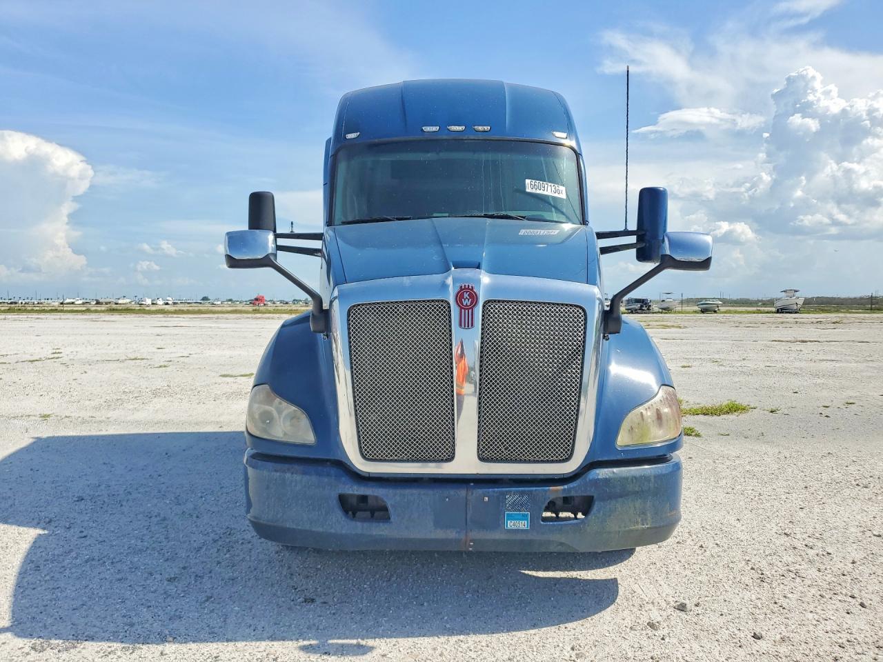 1XKYDP9X1HJ161449 · 2017 KENWORTH CONSTRUCTION · 5/13