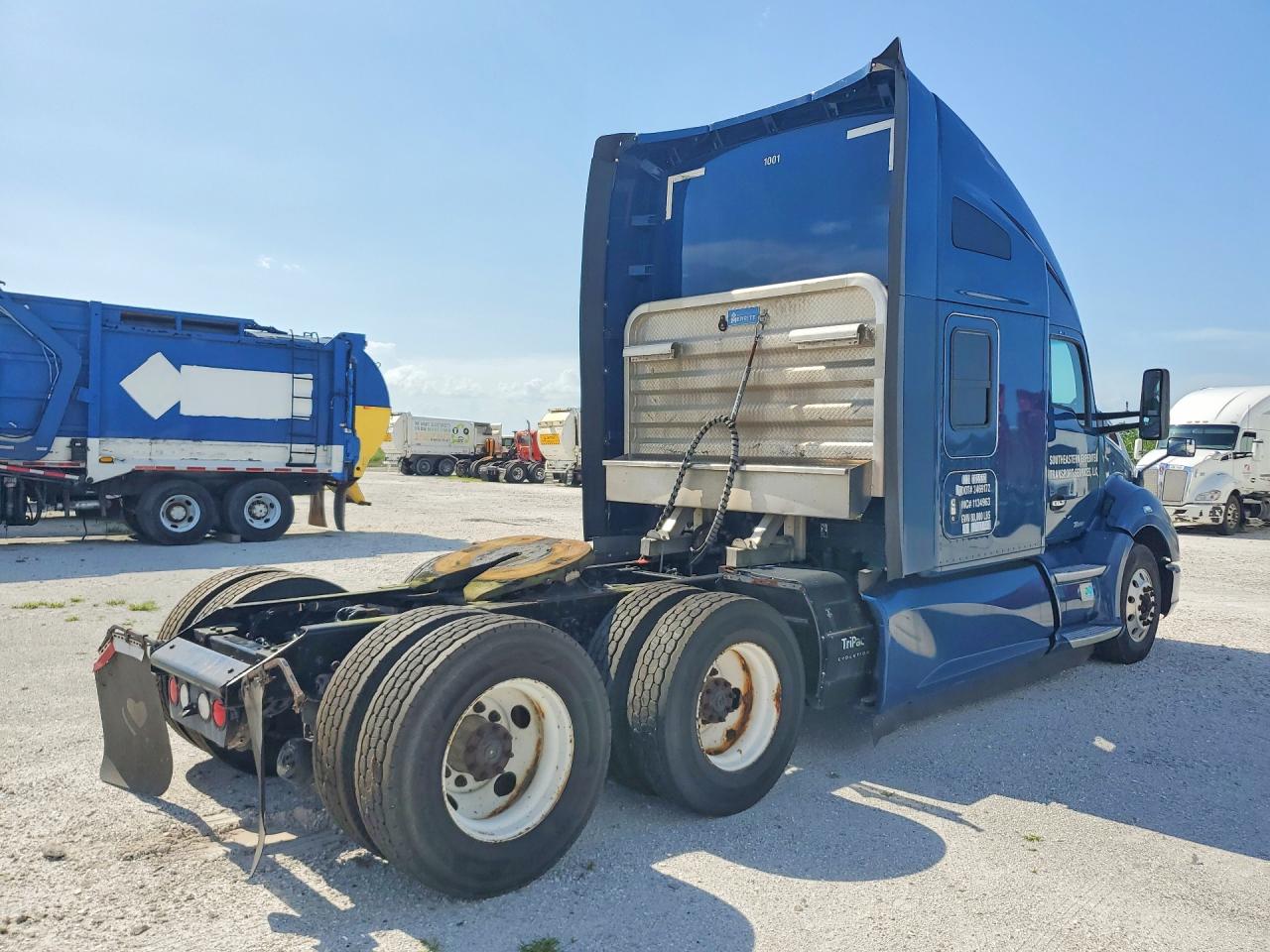 1XKYDP9X1HJ161449 · 2017 KENWORTH CONSTRUCTION · 3/13