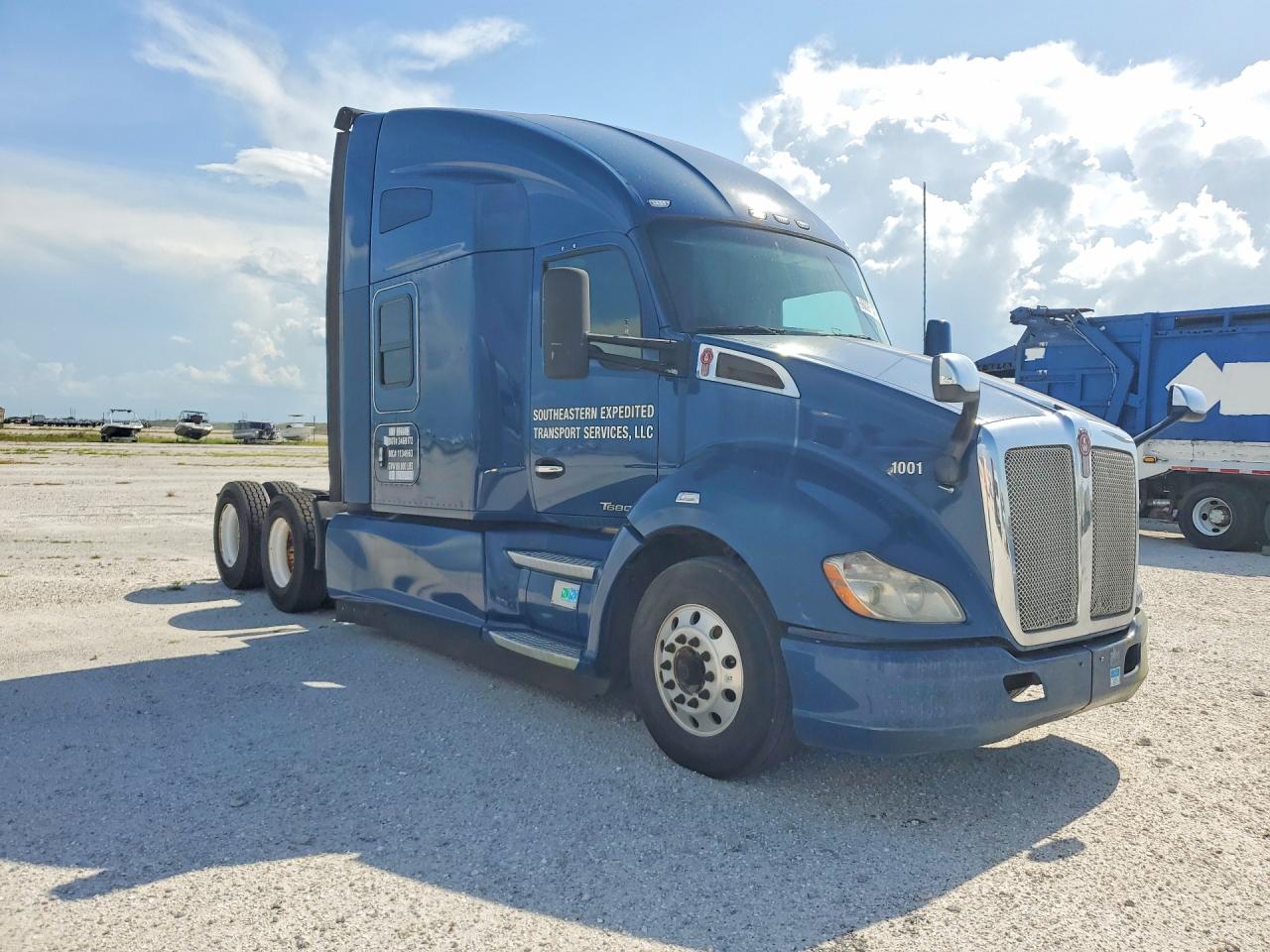 1XKYDP9X1HJ161449 · 2017 KENWORTH CONSTRUCTION · 4/13