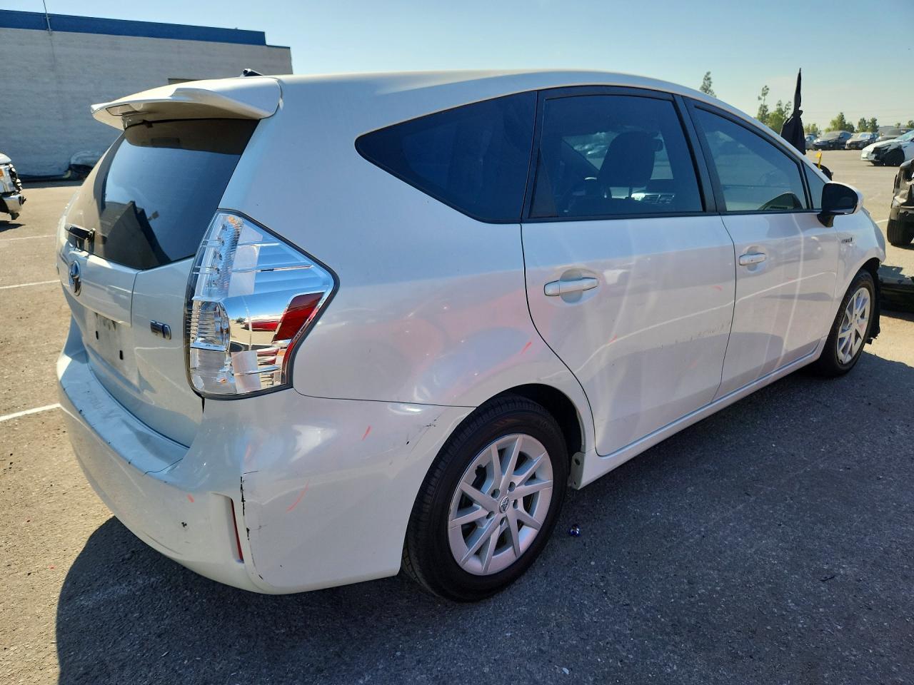JTDZN3EU3EJ012733 · 2014 TOYOTA PRIUS V · 3/13