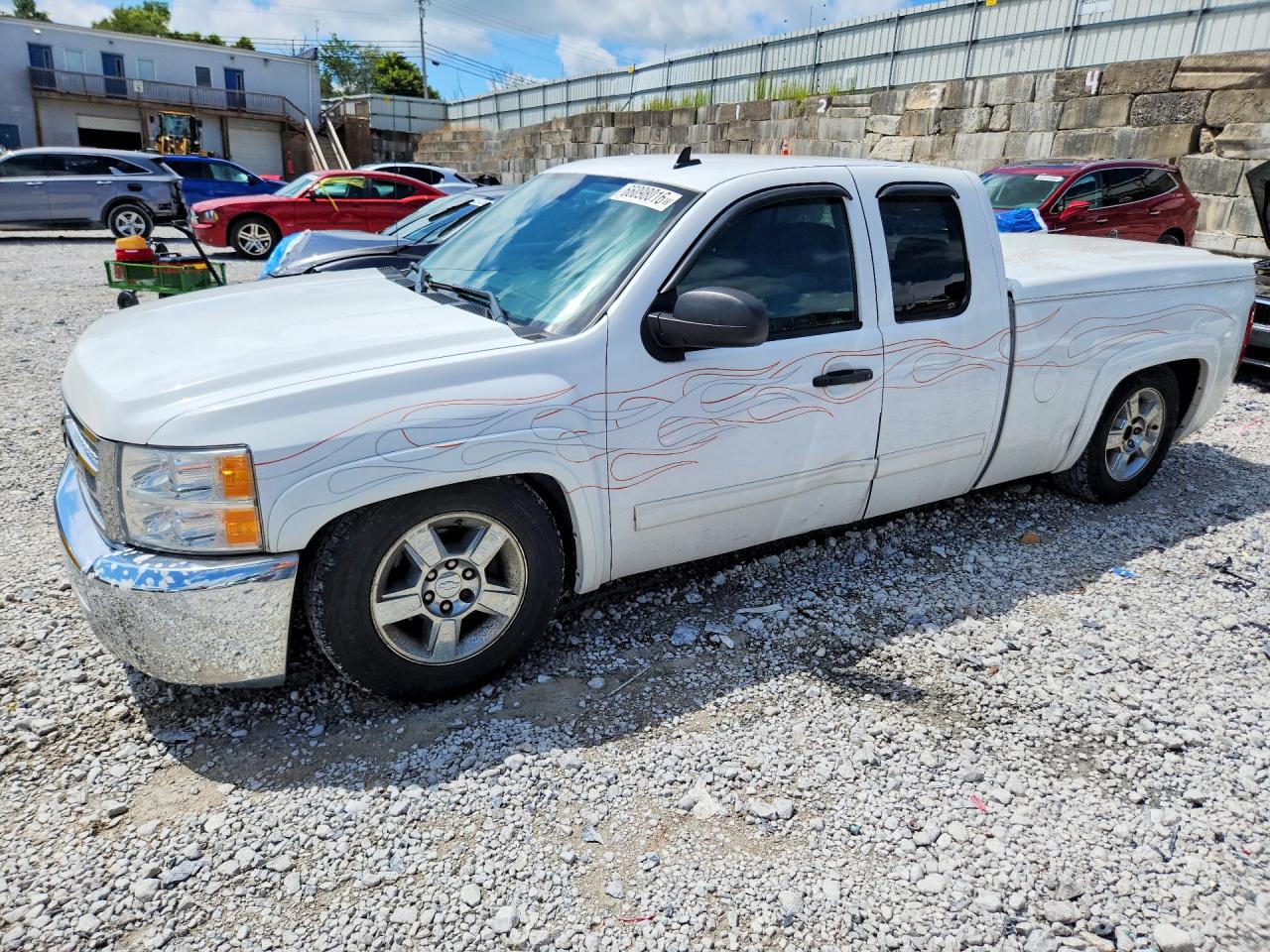 1GCRCSE02DZ403210 · 2013 CHEVROLET SILVERADO