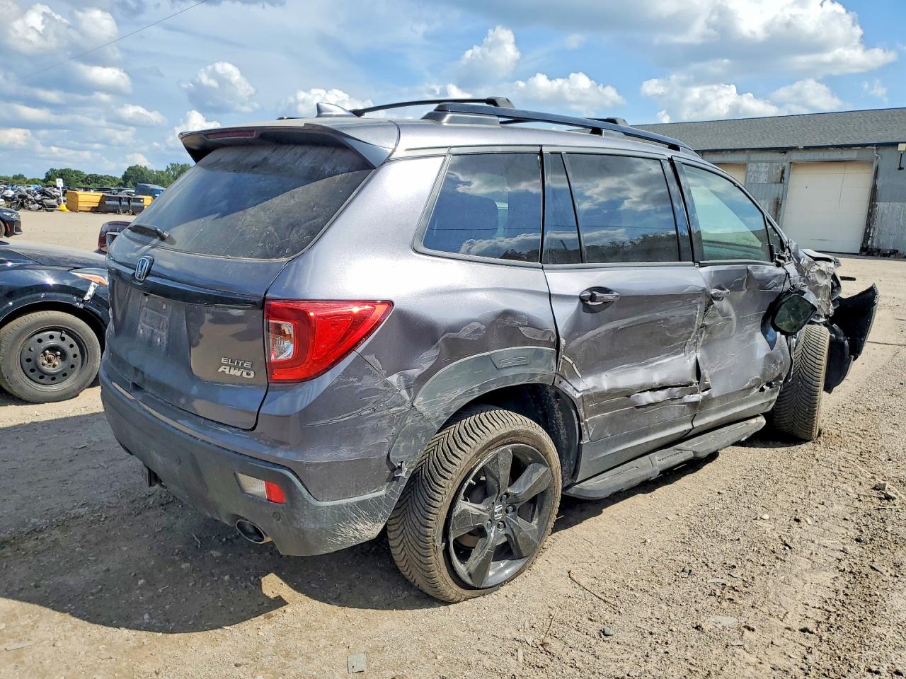 5FNYF8H01MB030099 · 2021 HONDA PASSPORT · 3/13
