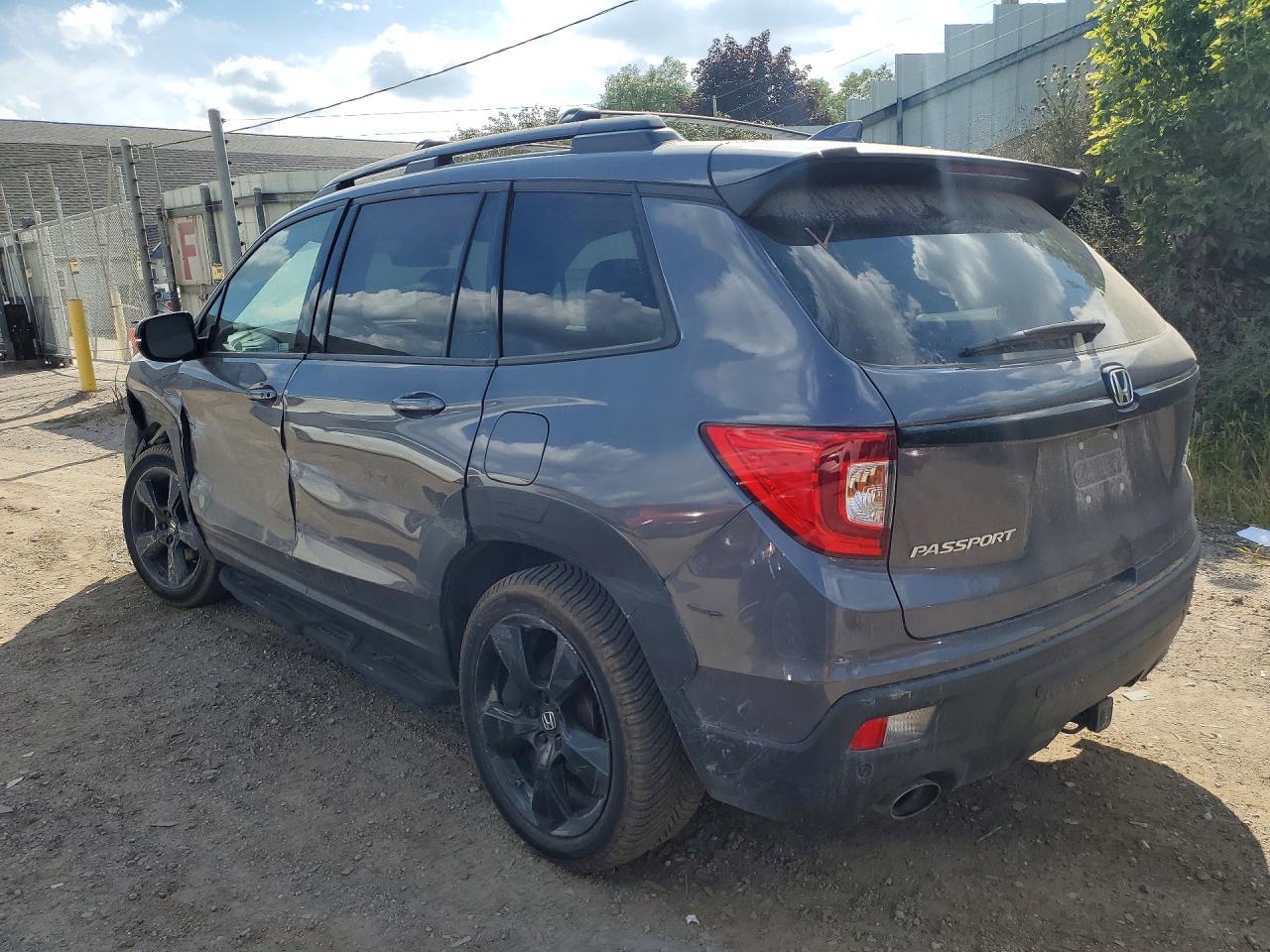5FNYF8H01MB030099 · 2021 HONDA PASSPORT · 2/13