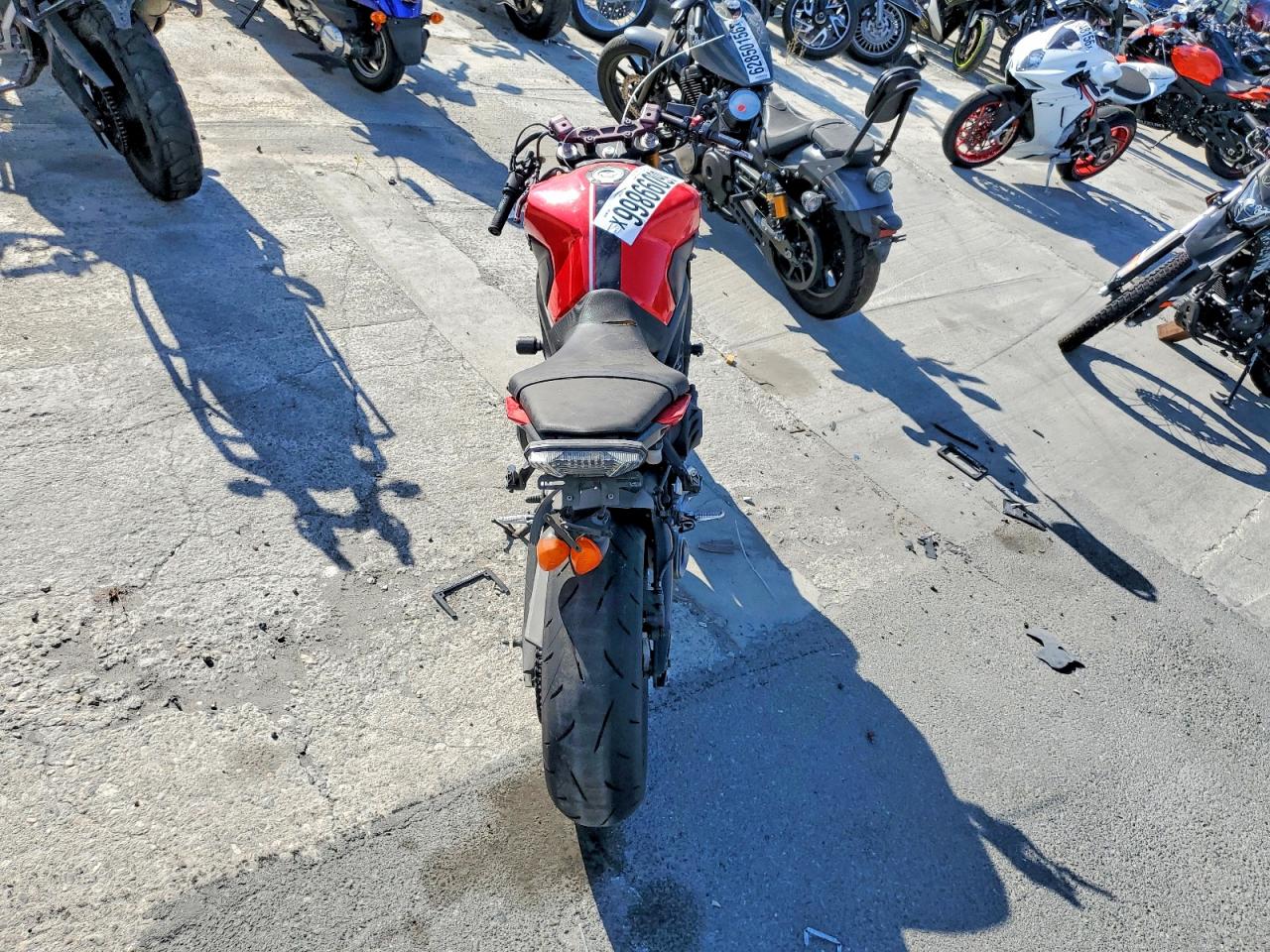 JYARN33E5EA003118 · 2014 YAMAHA FZ09 · 6/9