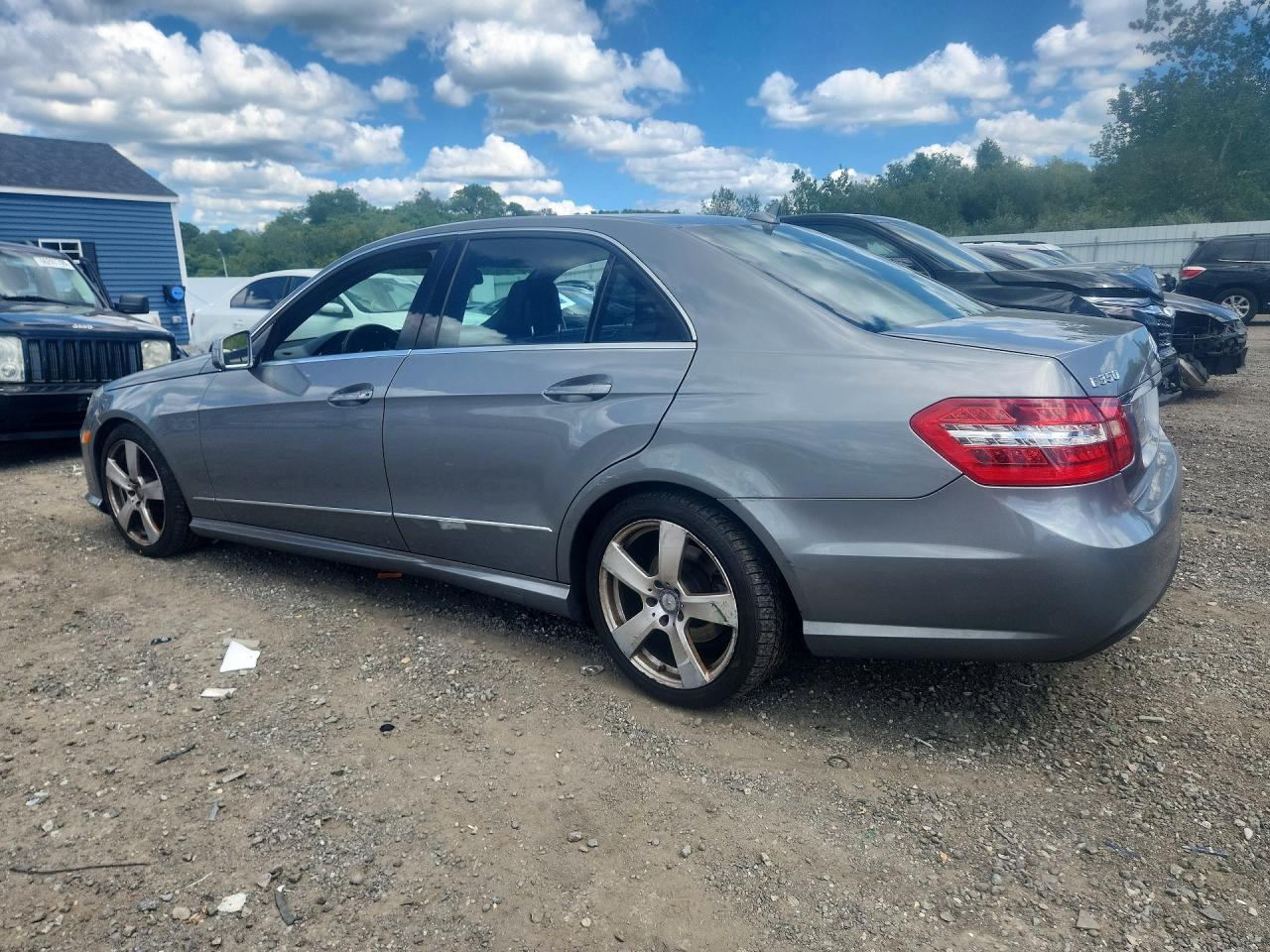 WDDHF8HB8BA437382 · 2011 MERCEDES-BENZ E · 2/12