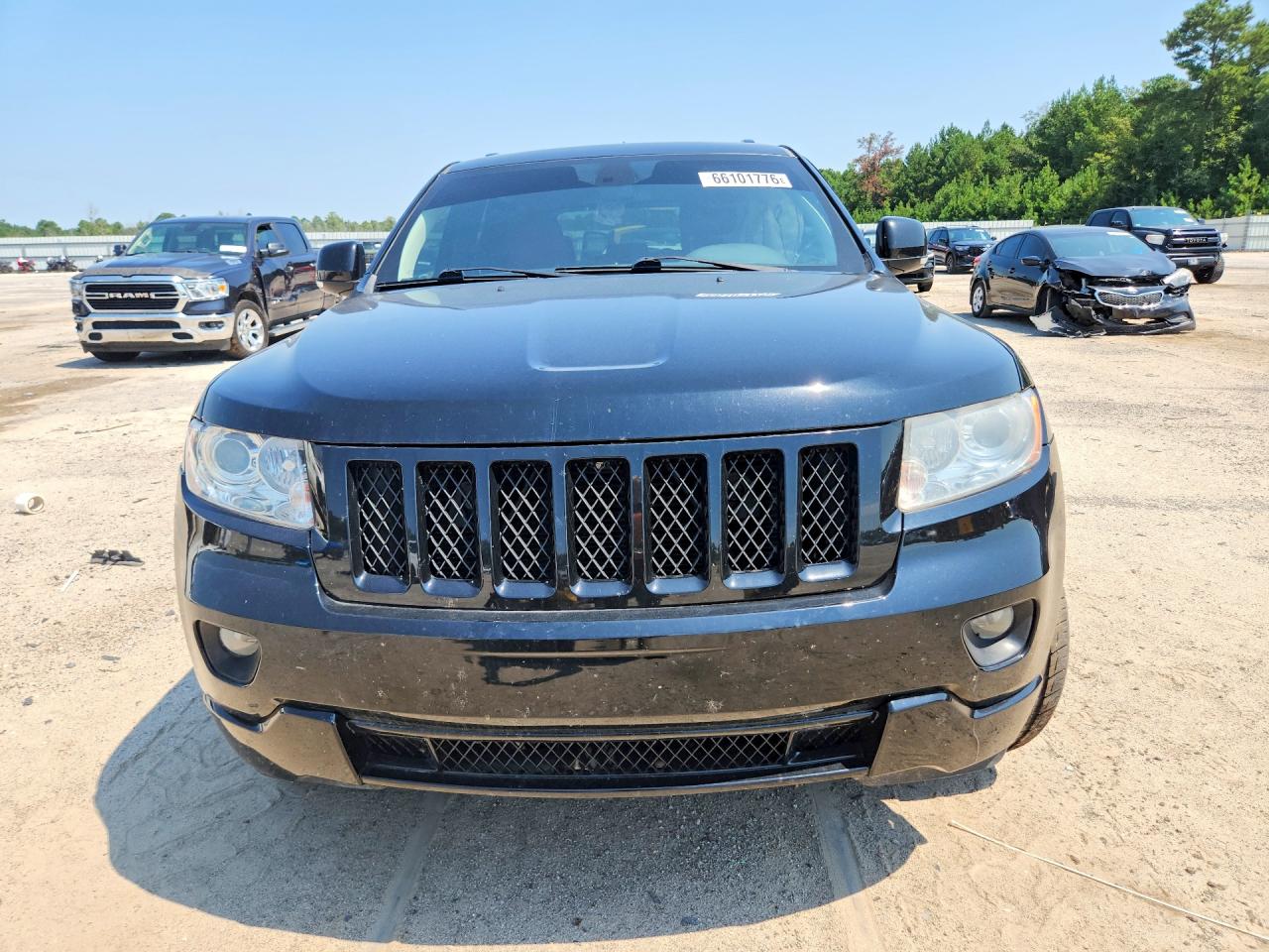 1J4RR5GT2BC581667 · 2011 JEEP GRAND CHEROKEE · 5/12