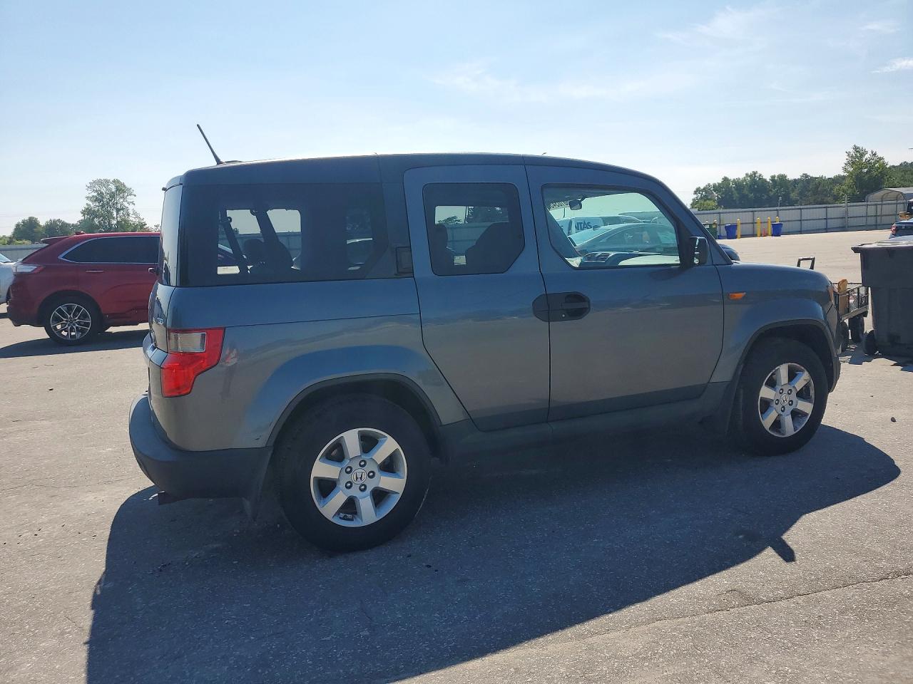 5J6YH2H76BL001562 · 2011 HONDA ELEMENT · 3/13