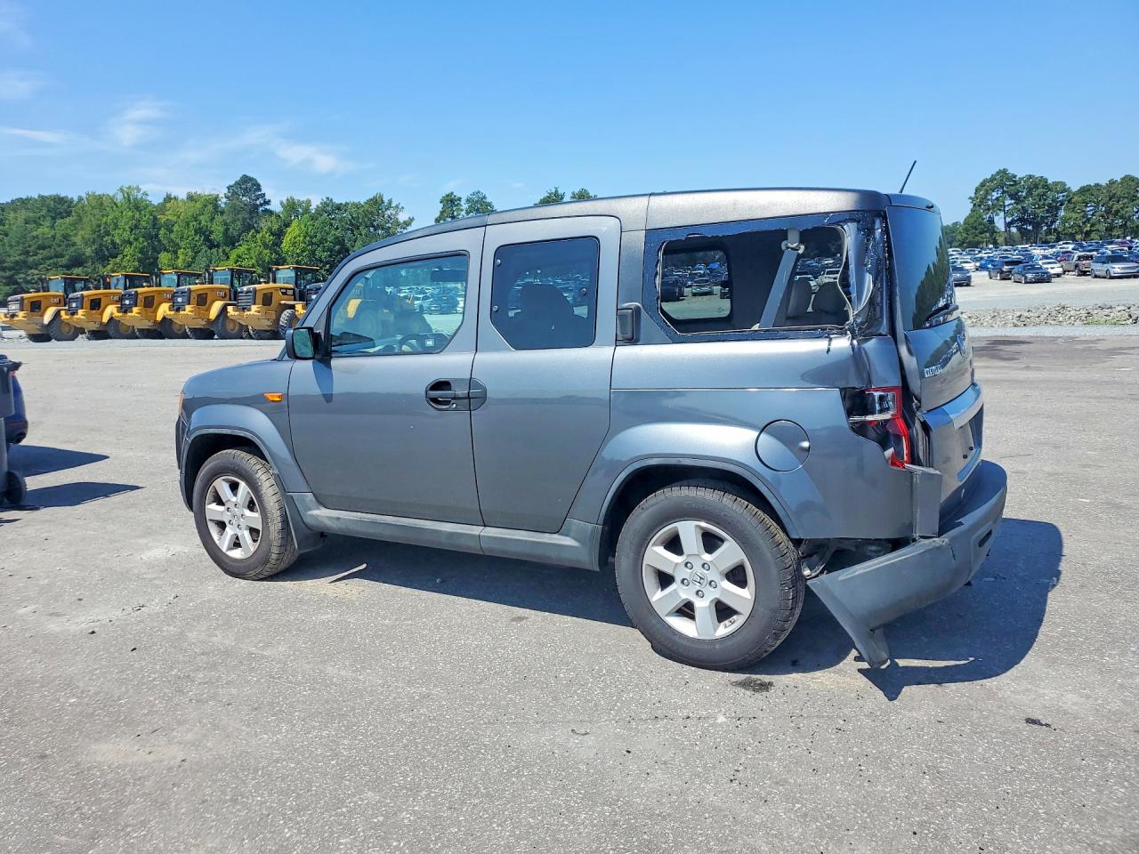 5J6YH2H76BL001562 · 2011 HONDA ELEMENT · 2/13