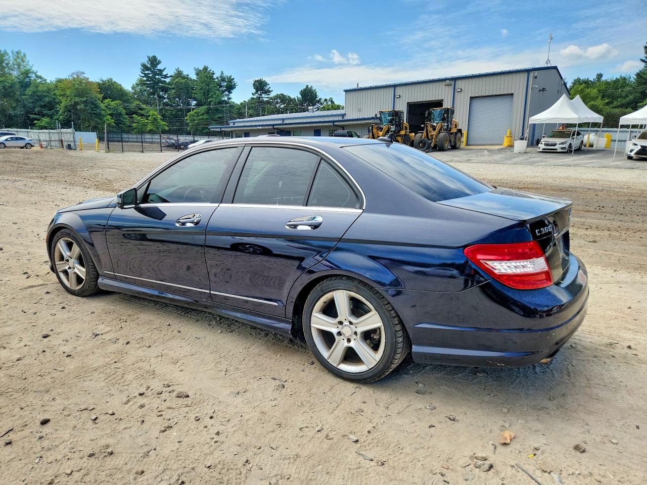 WDDGF8BB9AF475130 · 2010 MERCEDES-BENZ C · 2/12