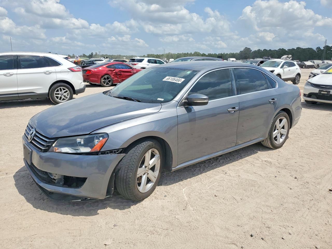 1VWBH7A3XDC084610 · 2013 VOLKSWAGEN PASSAT