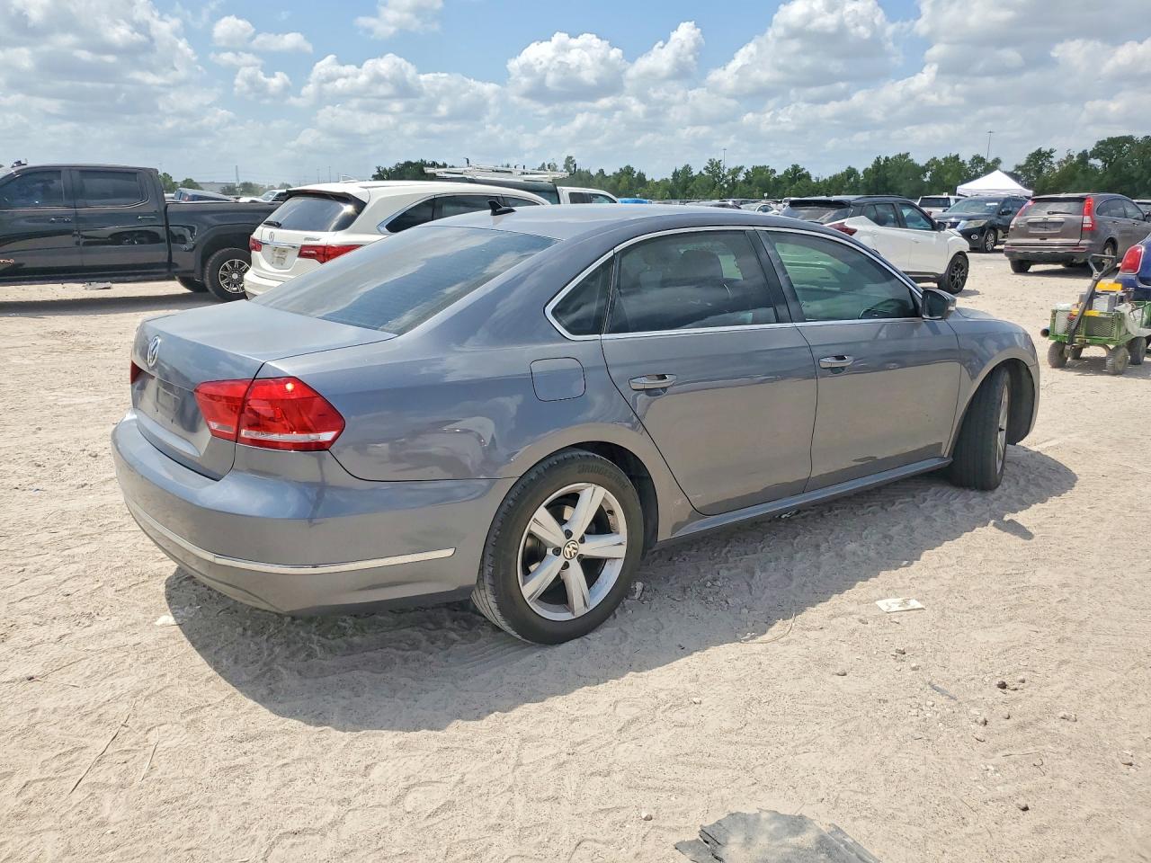 1VWBH7A3XDC084610 · 2013 VOLKSWAGEN PASSAT · 3/12