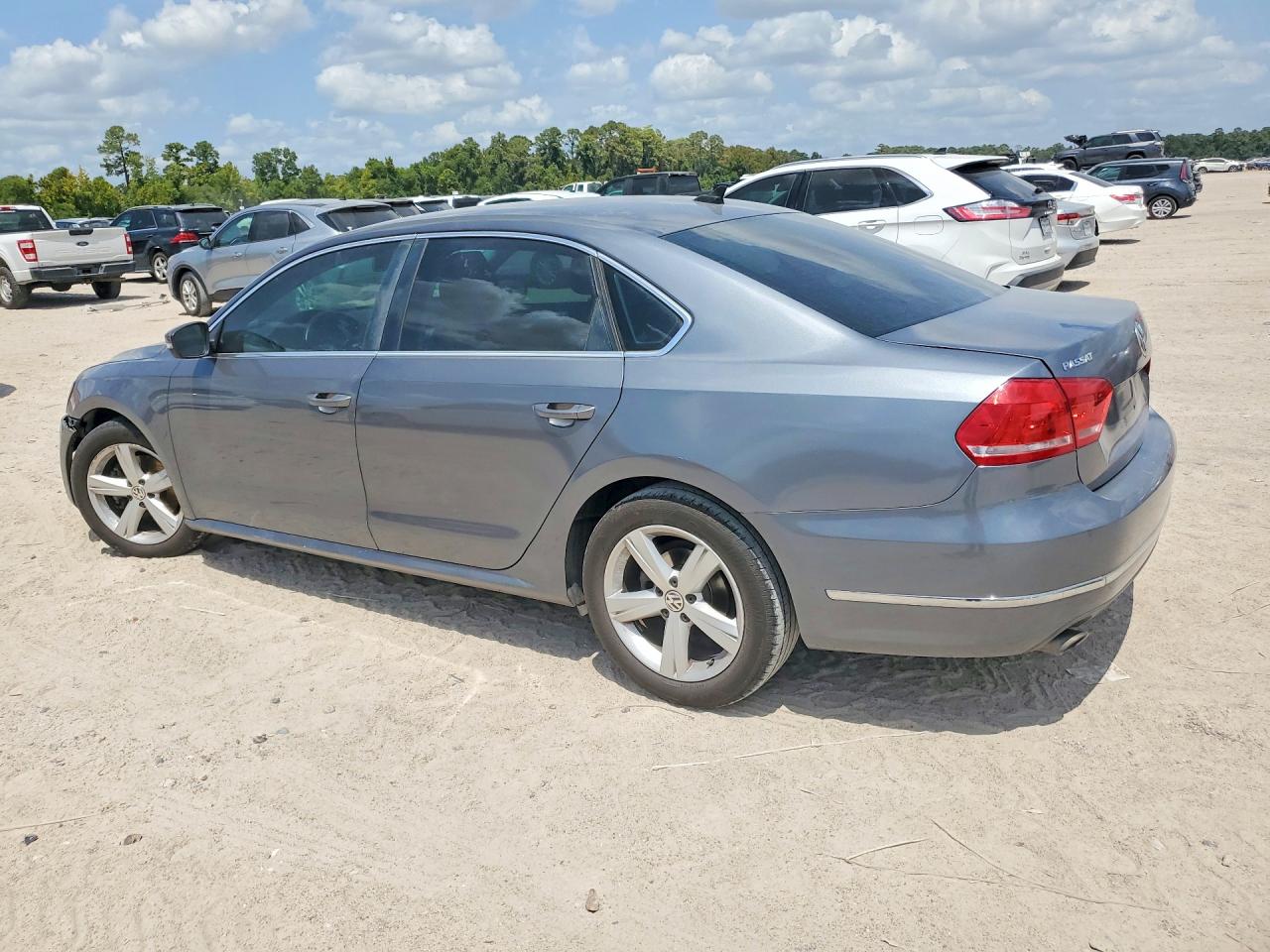 1VWBH7A3XDC084610 · 2013 VOLKSWAGEN PASSAT · 2/12