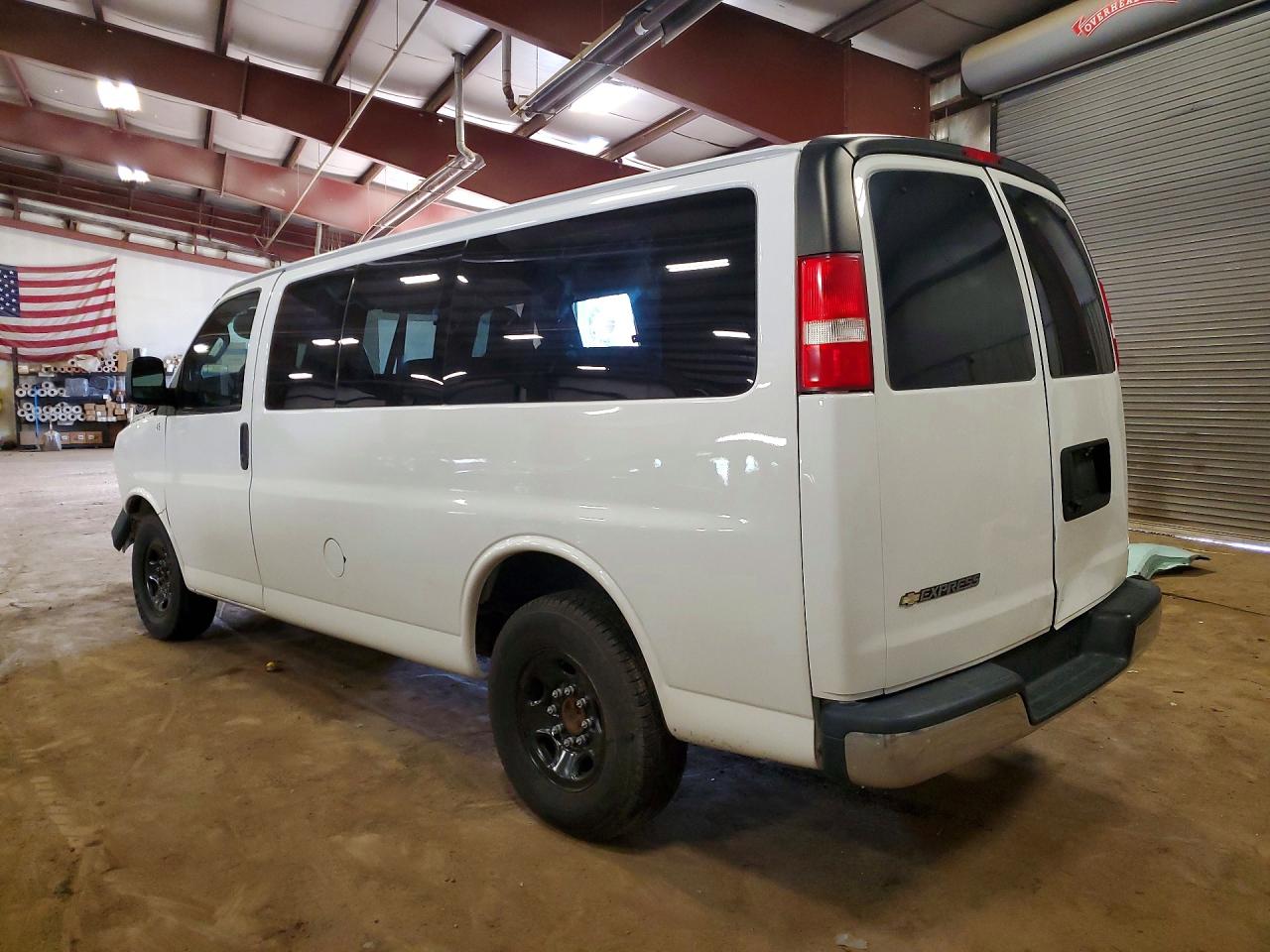 1GAWGFFP0K1313410 · 2019 CHEVROLET EXPRESS G2500 · 2/14