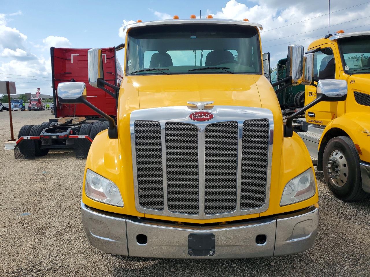 1XPBDP9X3KD610023 · 2019 PETERBILT 579 · 5/13