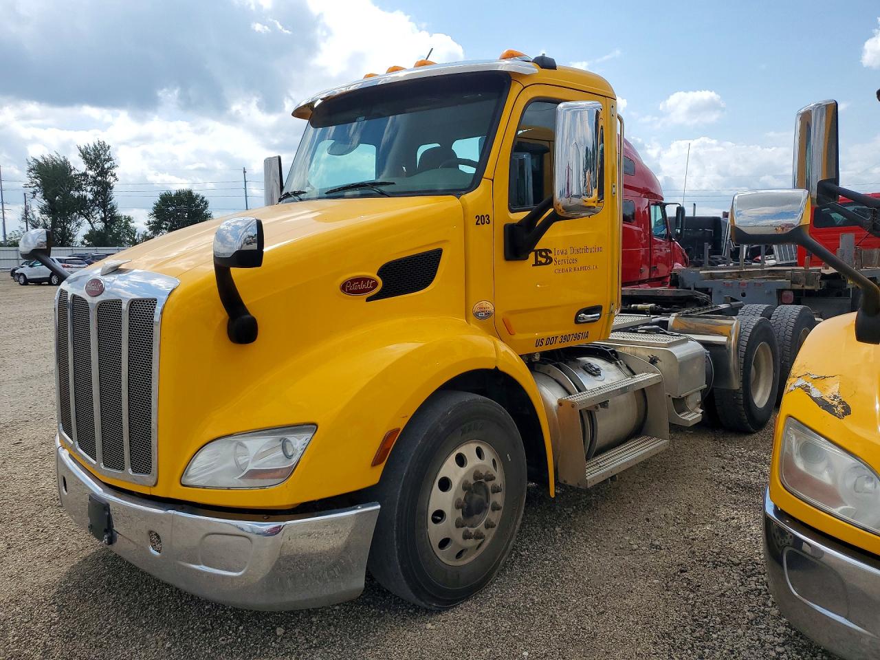 1XPBDP9X3KD610023 · 2019 PETERBILT 579