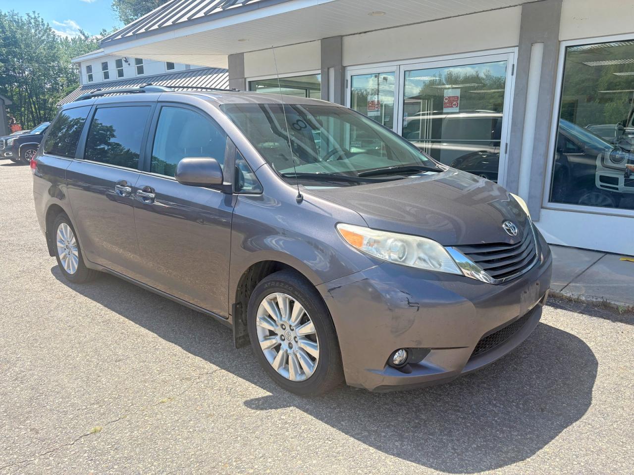 5TDDK3DCXDS061618 · 2013 TOYOTA SIENNA
