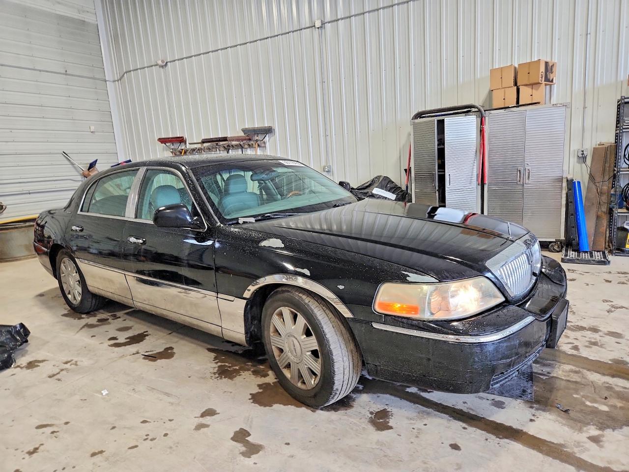 1LNHM83W34Y619295 · 2004 LINCOLN TOWN CAR · 4/12