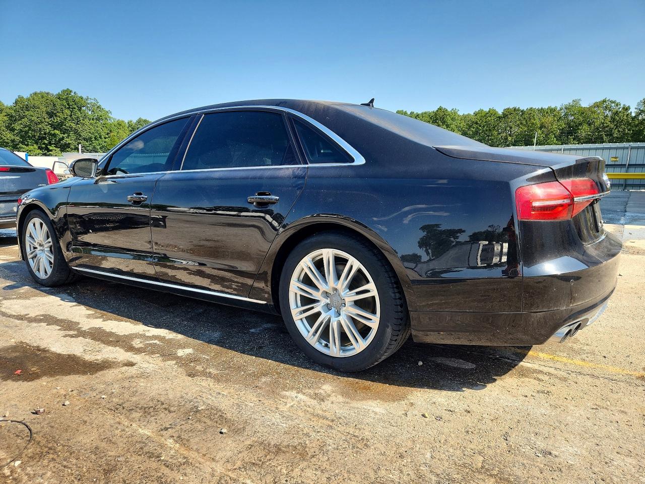 WAU32AFD2FN038698 · 2015 AUDI A8 · 2/12