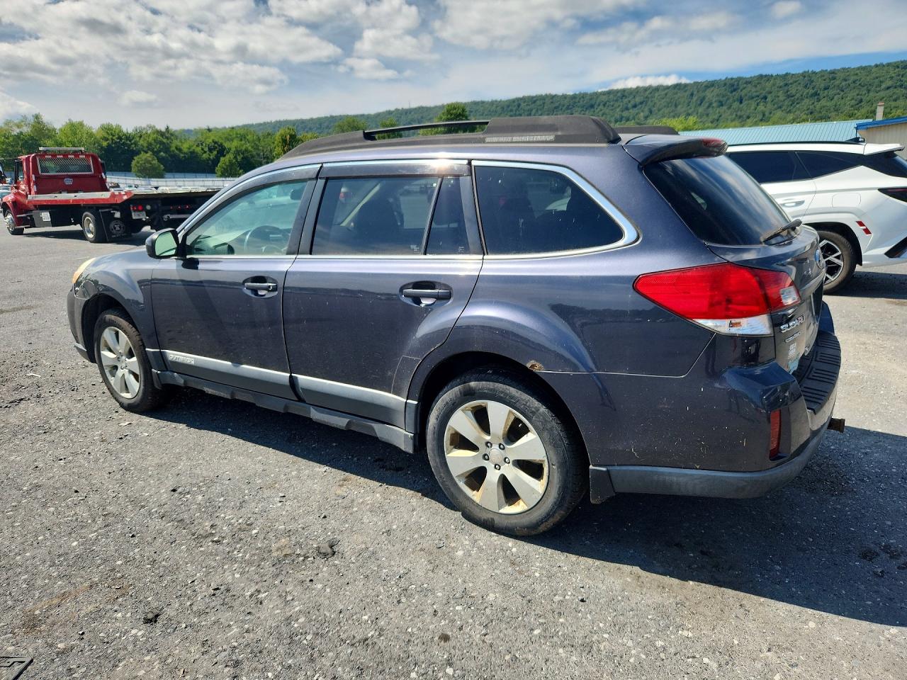 4S4BRBCC1B3339525 · 2011 SUBARU OUTBACK · 2/13
