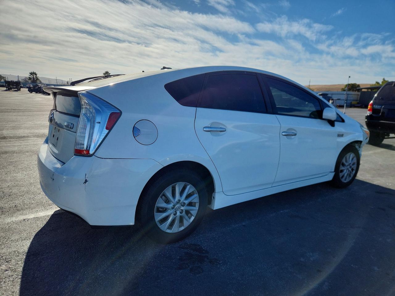 JTDKN3DP0F3067210 · 2015 TOYOTA PRIUS PLUG-IN HYBRID · 3/13
