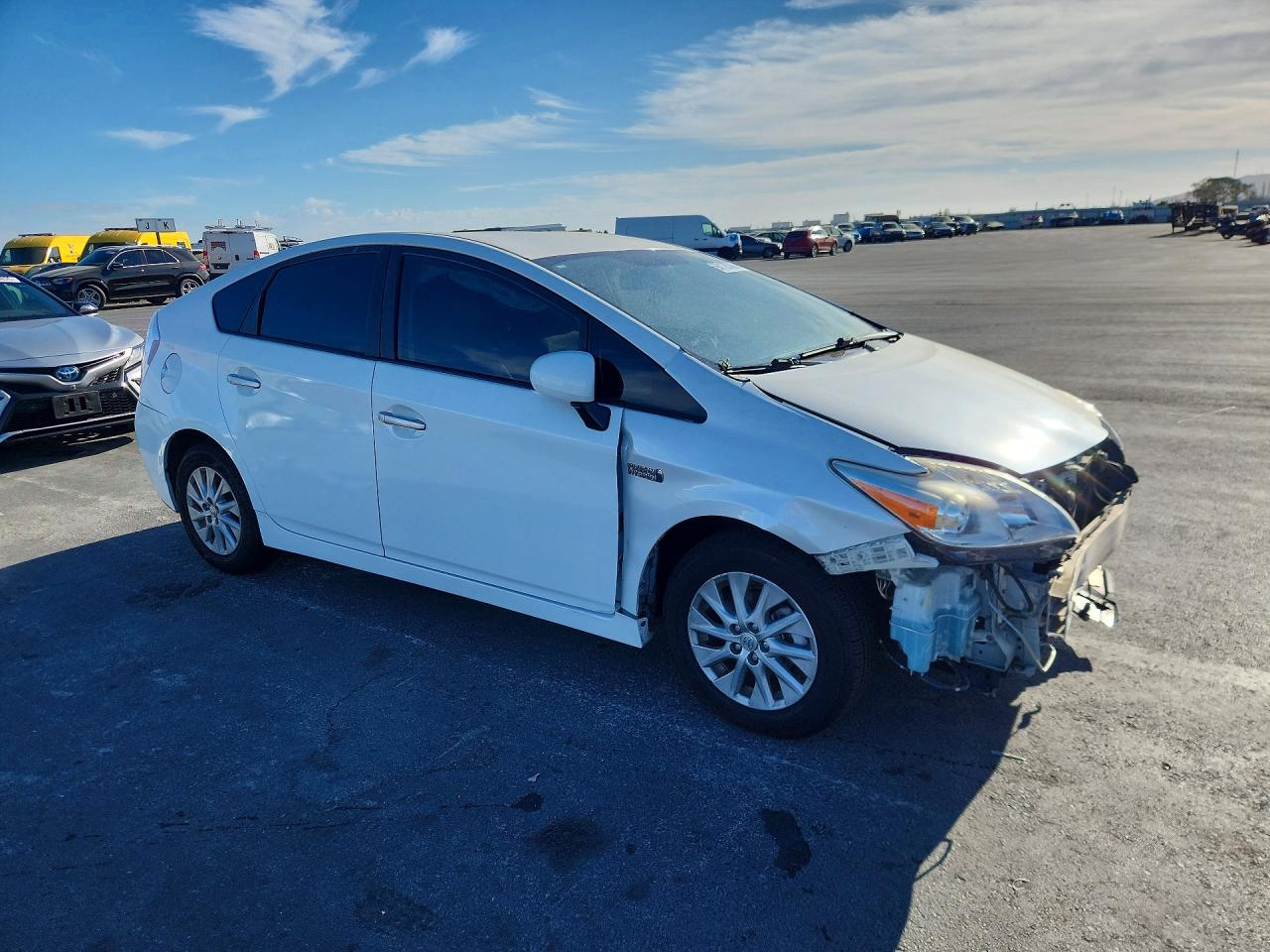 JTDKN3DP0F3067210 · 2015 TOYOTA PRIUS PLUG-IN HYBRID · 4/13