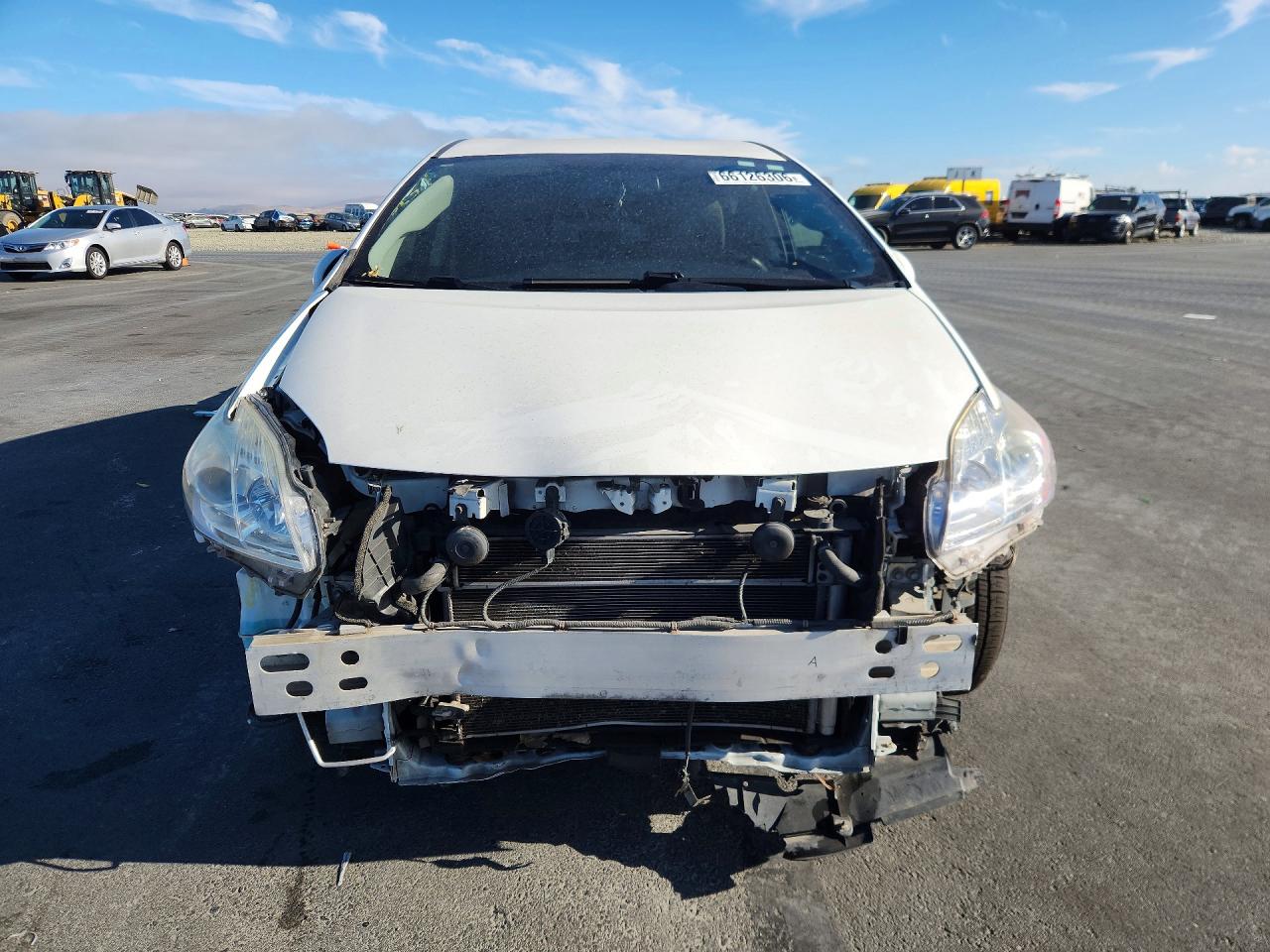 JTDKN3DP0F3067210 · 2015 TOYOTA PRIUS PLUG-IN HYBRID · 5/13