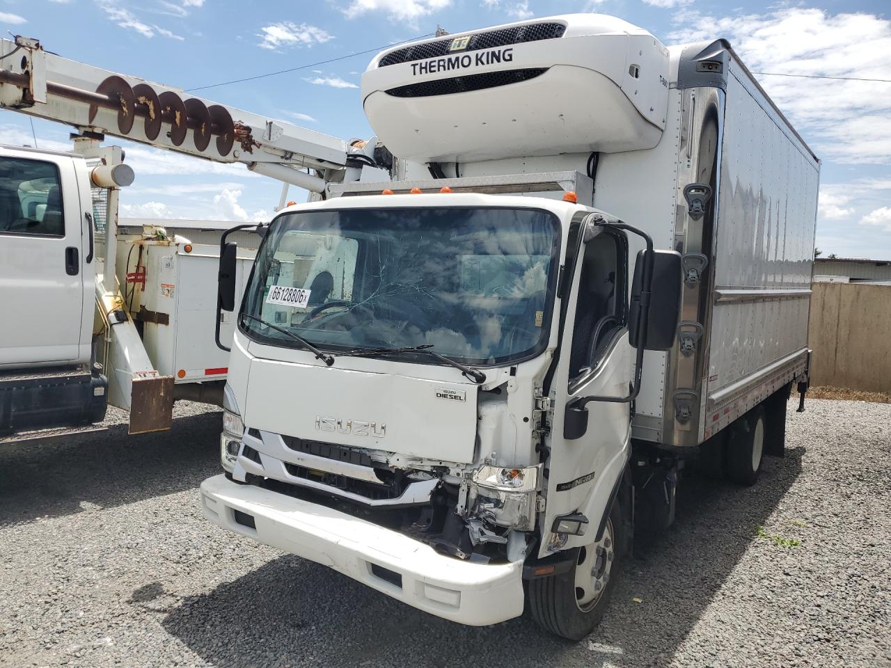 2023 ISUZU NRR