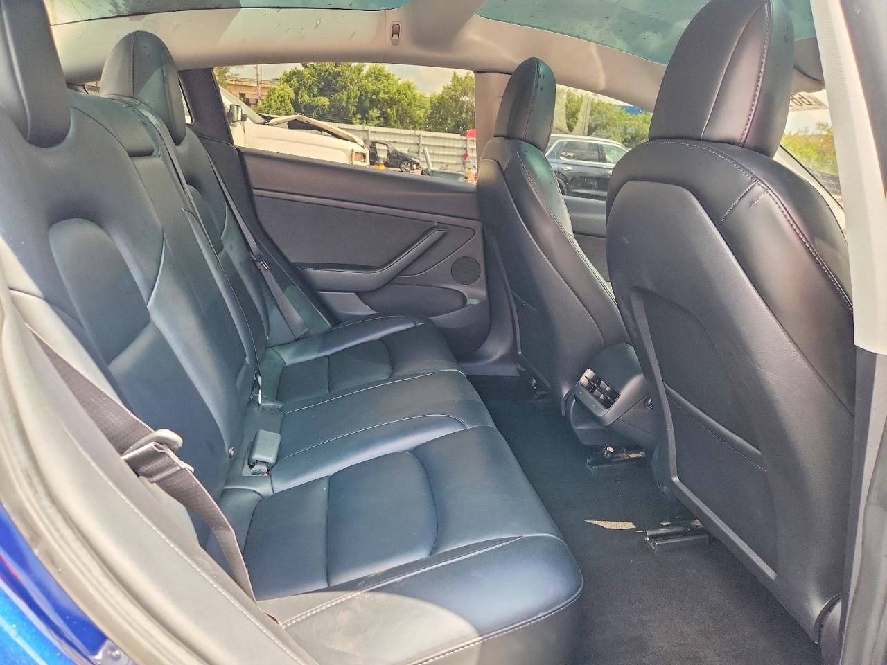 5YJ3E1EA5NF287379 · 2022 TESLA MODEL 3 · 10/12