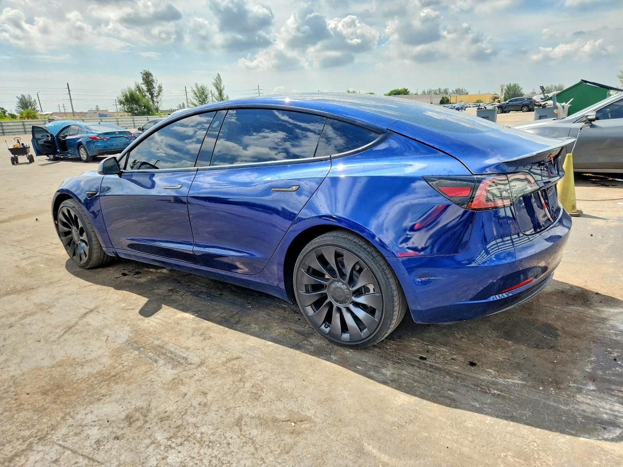 5YJ3E1EA5NF287379 · 2022 TESLA MODEL 3 · 2/12