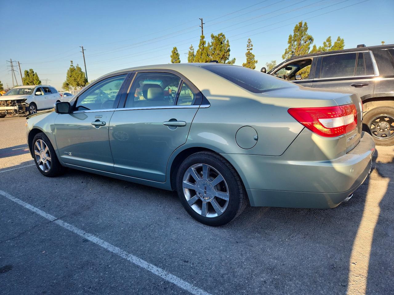 3LNHM28T98R634125 · 2008 LINCOLN MKZ · 2/12