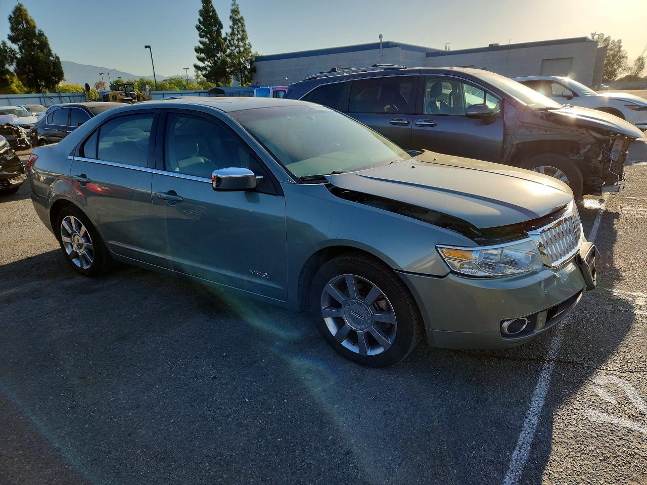 3LNHM28T98R634125 · 2008 LINCOLN MKZ · 4/12