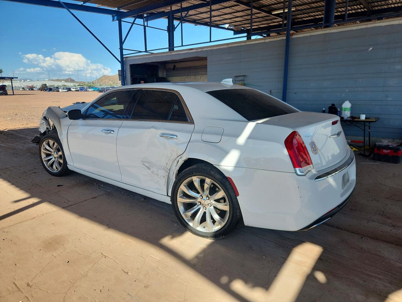2C3CCAEG2KH631299 · 2019 CHRYSLER 300 · 2/12