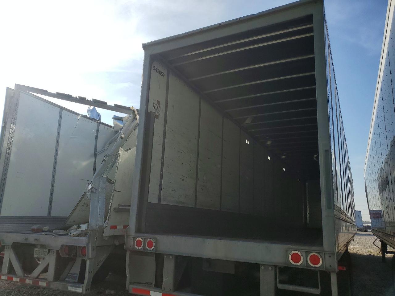 1JJV532DXJL001737 · 2018 WABASH DRY VAN TRAILER · 3/11
