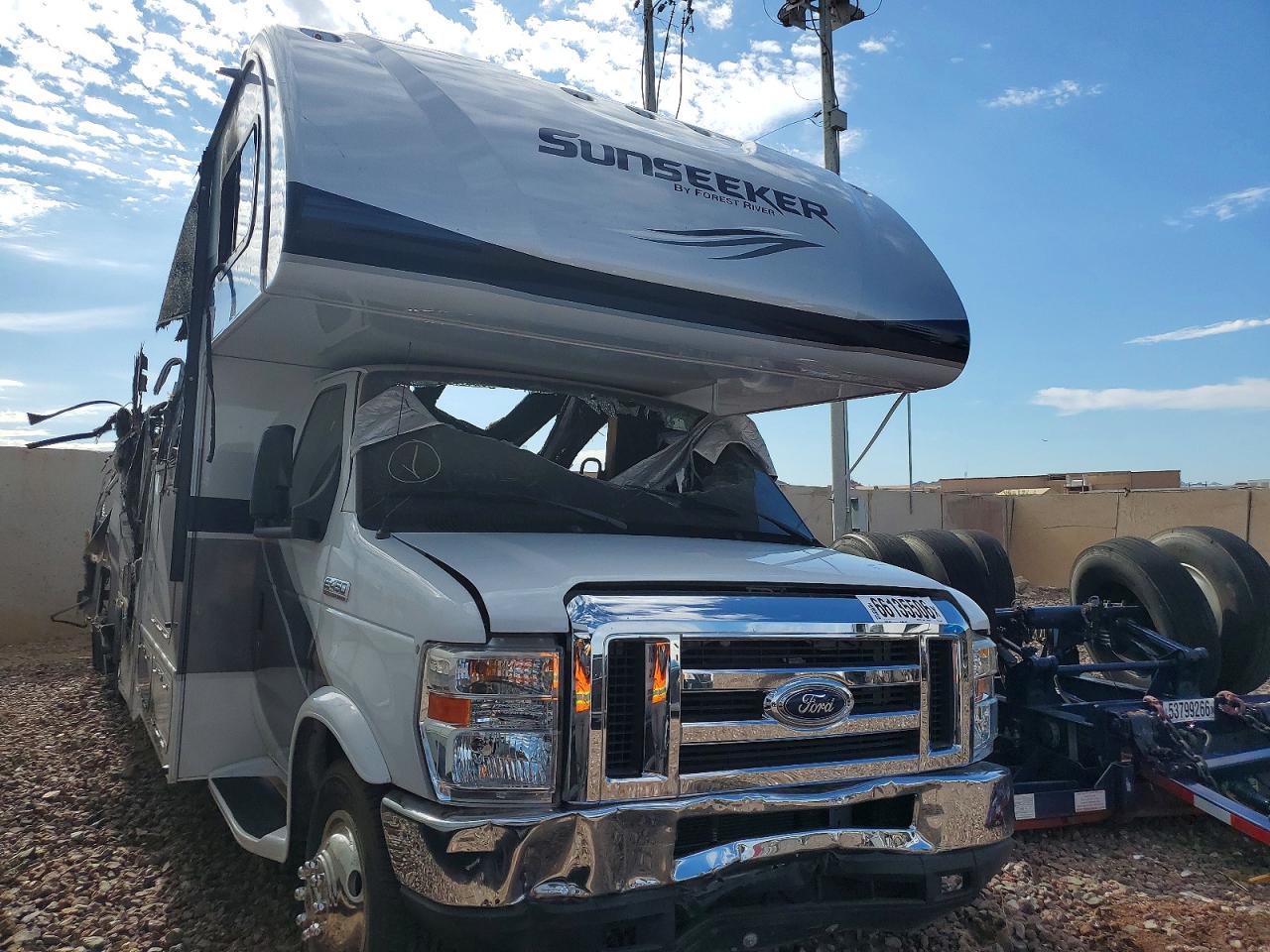 1FDXE4FS4KDC17476 · 2020 FRRV SUNSEEKER