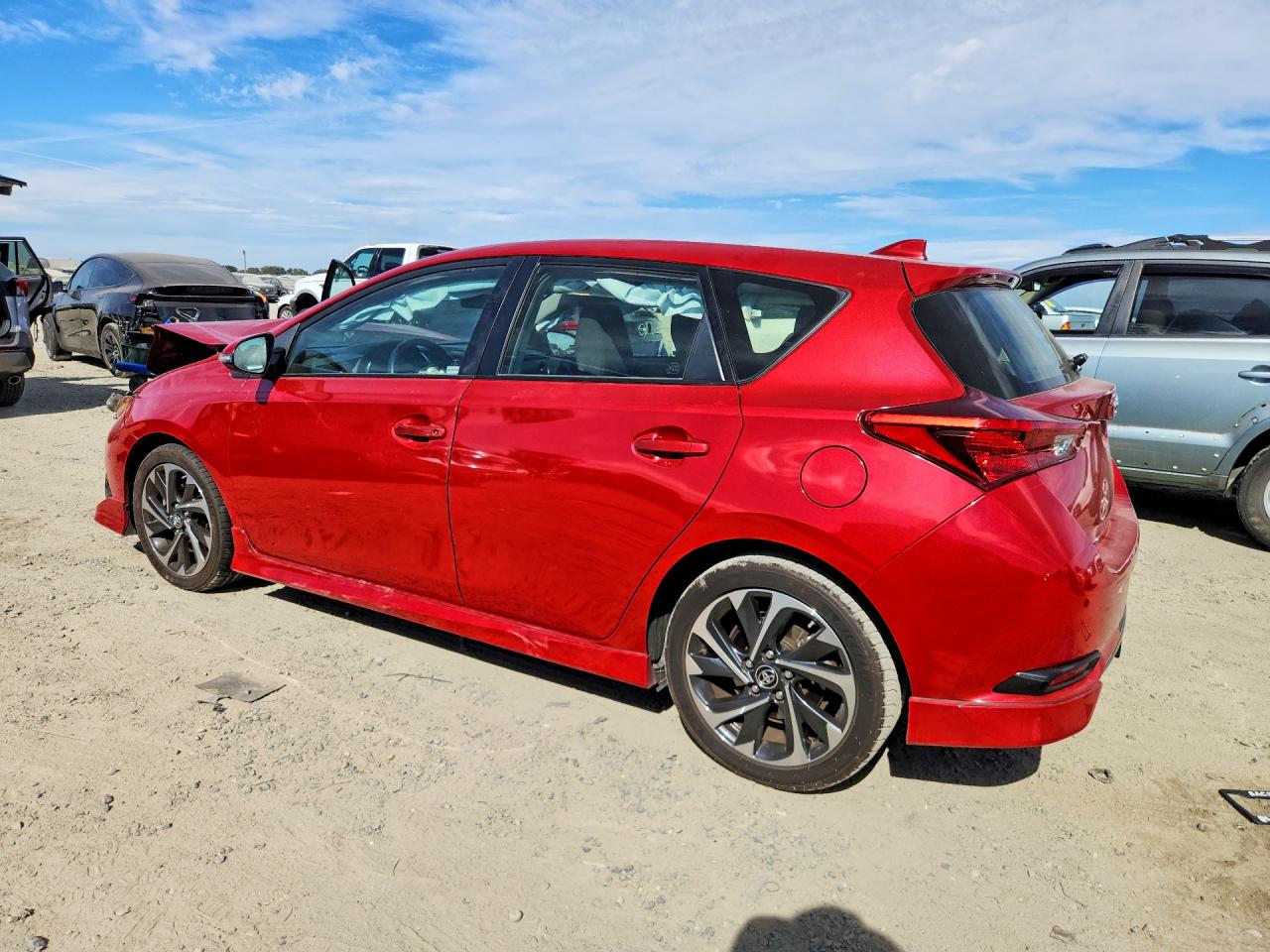 JTNKARJE9JJ565780 · 2018 TOYOTA COROLLA IM · 2/12