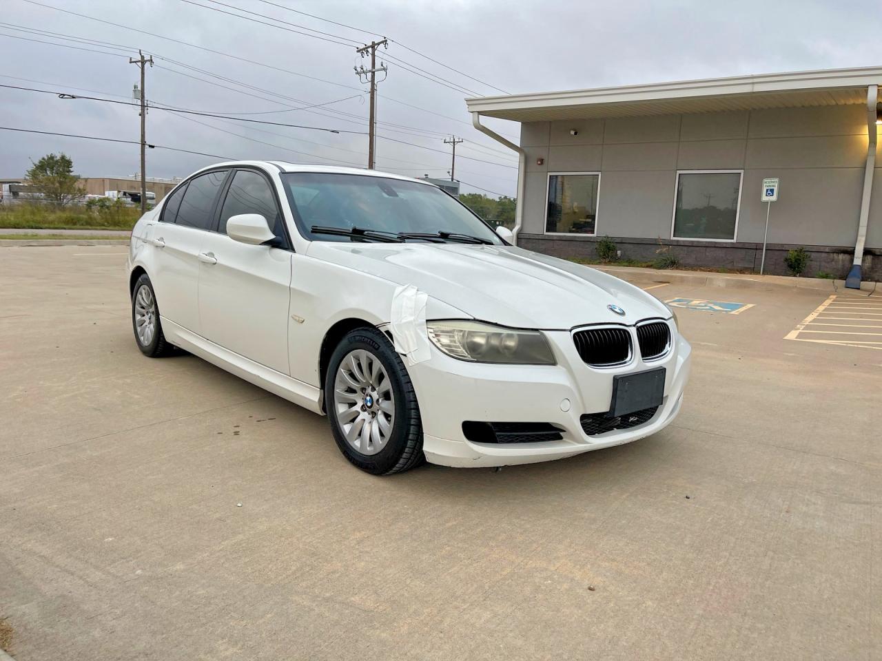 WBAPH7G50BNM55998 · 2011 BMW 328