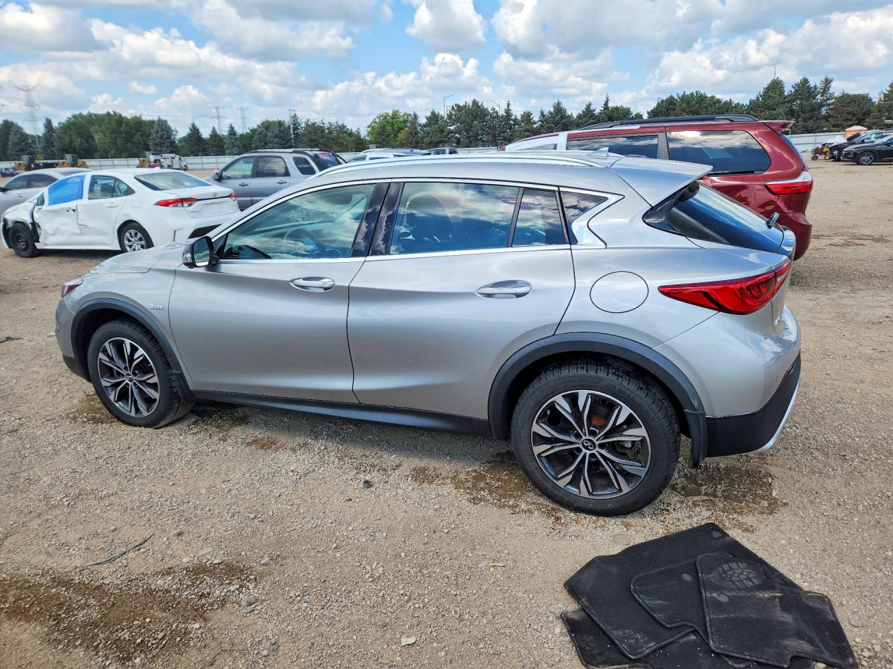 SJKCH5CR9KA009061 · 2019 INFINITI QX30 · 2/12