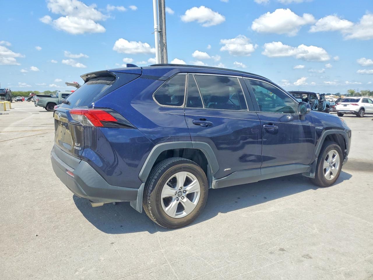 2T3RWRFVXLW047923 · 2020 TOYOTA RAV4 HYBRID · 3/13