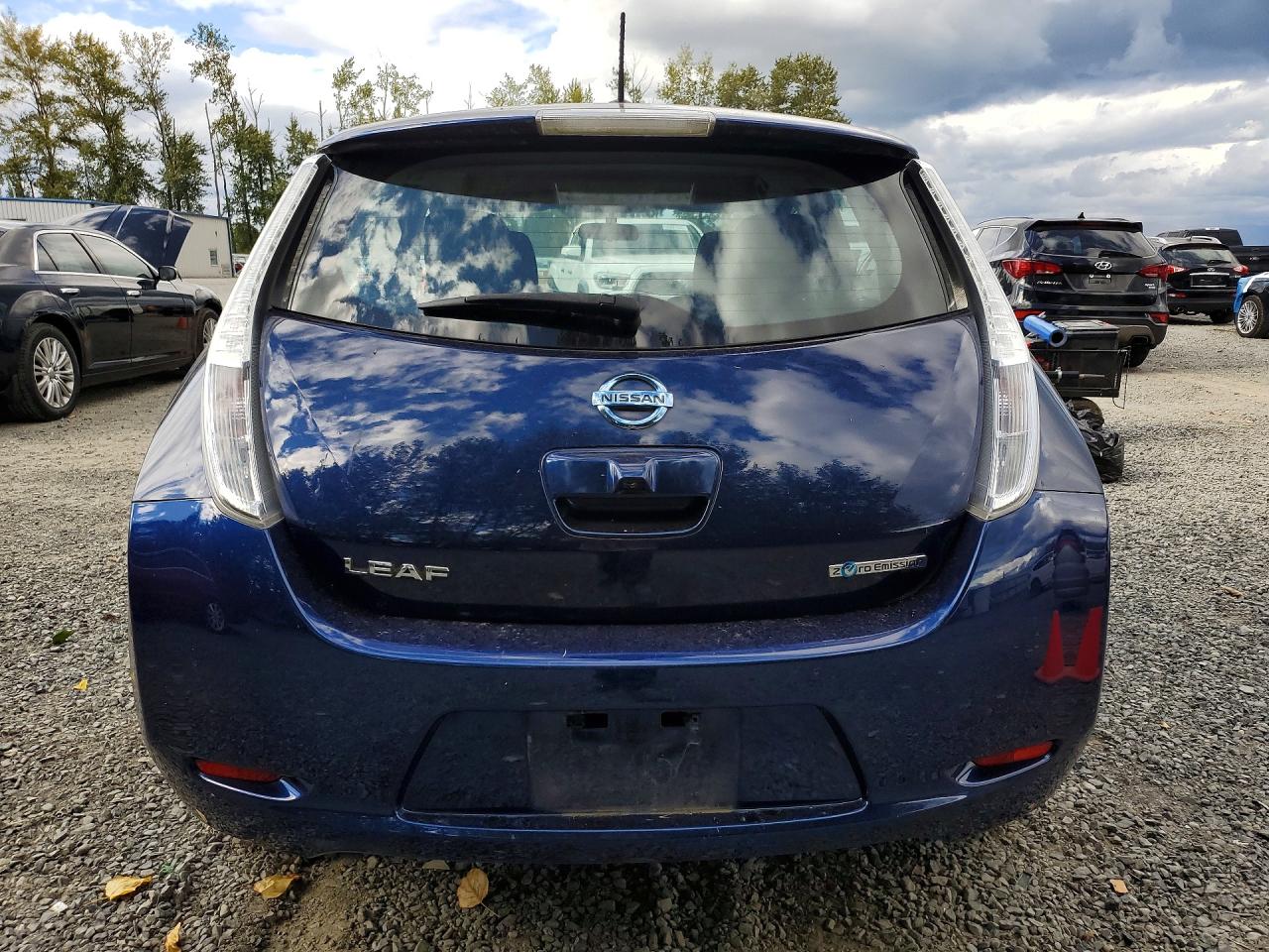 1N4BZ0CP3HC303457 · 2017 NISSAN LEAF · 6/13